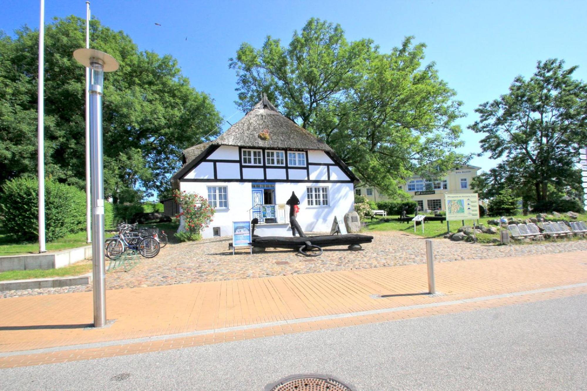 Fewo Mit Meerblick, Gratis Nutzung Vom Ahoi Erlebnisbad Und Sauna In Sellin - Haus Blick Zur See Fewo 11 Goehren  Exteriör bild